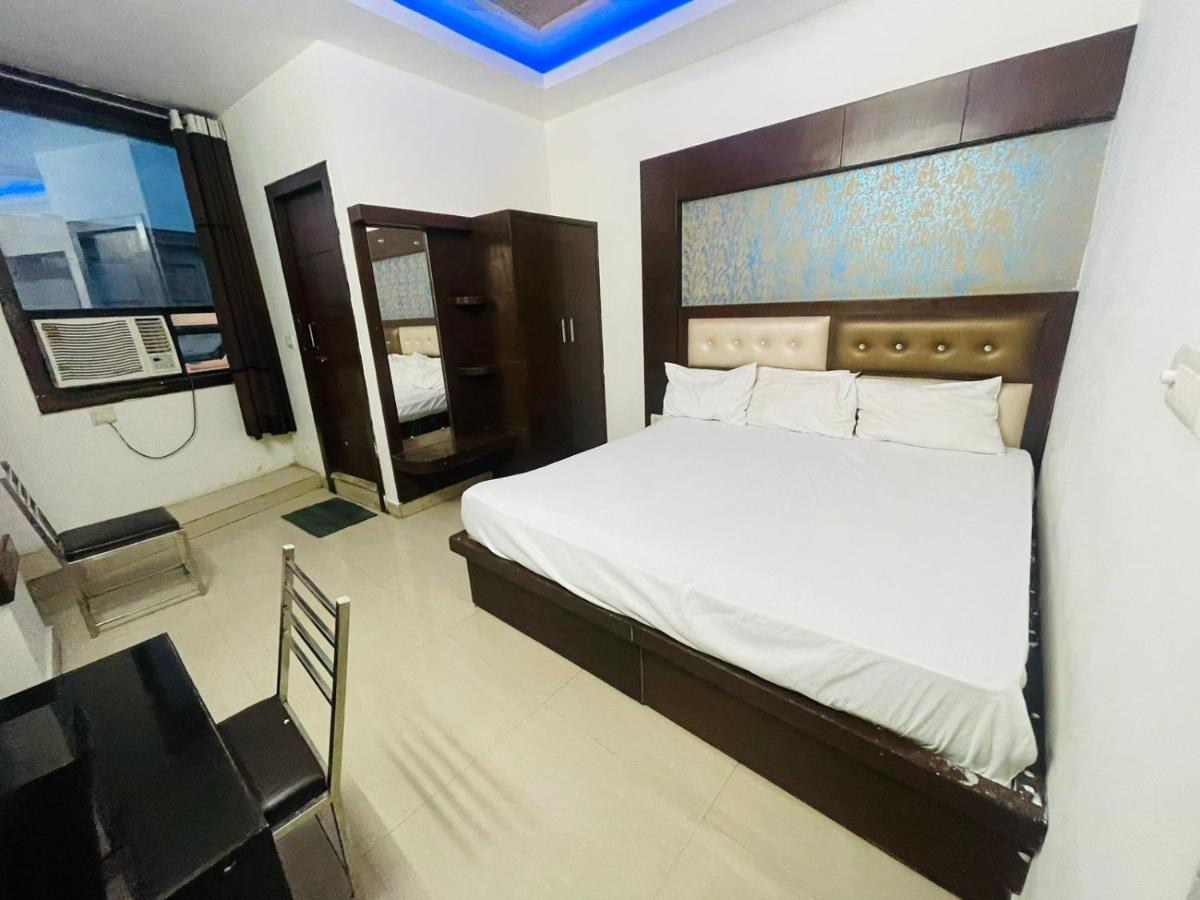Blue Rose International, Family Hotel